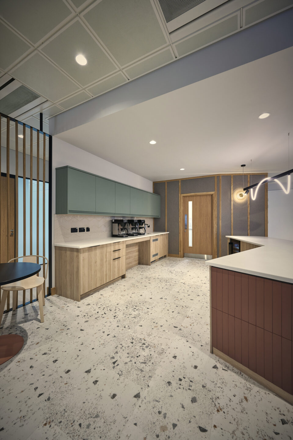 We transformed an existing floor into a Breakout & Meeting Areas for L&Q